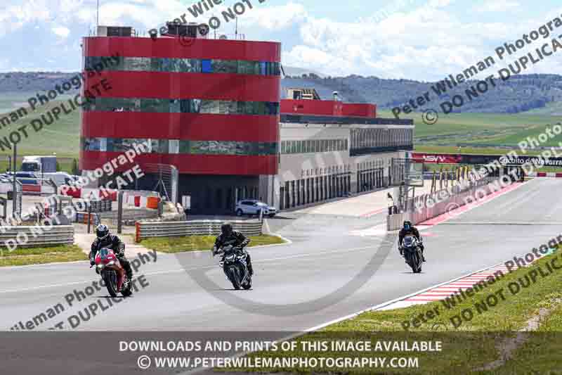 cadwell no limits trackday;cadwell park;cadwell park photographs;cadwell trackday photographs;enduro digital images;event digital images;eventdigitalimages;navarra;no limits trackdays;peter wileman photography;racing digital images;trackday digital images;trackday photos